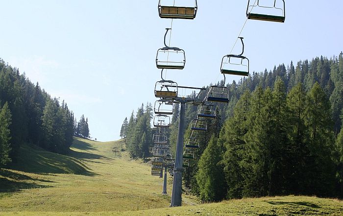 Novosađanka pala sa žičare na Divčibarama, zadobila teške povrede