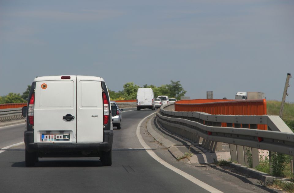 Novi radovi, još na snazi pojačana kontrola: Šta se dešava u saobraćaju u Novom Sadu i okolini