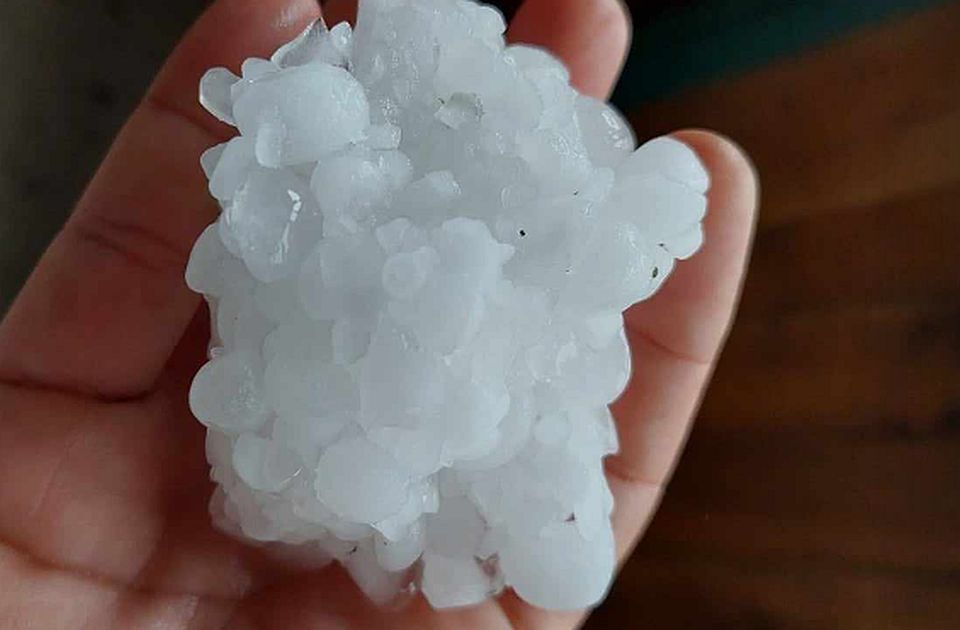Ministarstvo: Nevreme nanelo štetu u okolini Bačke Topole i Bačke Palanke, ispaljeno 677 protivgradnih raketa