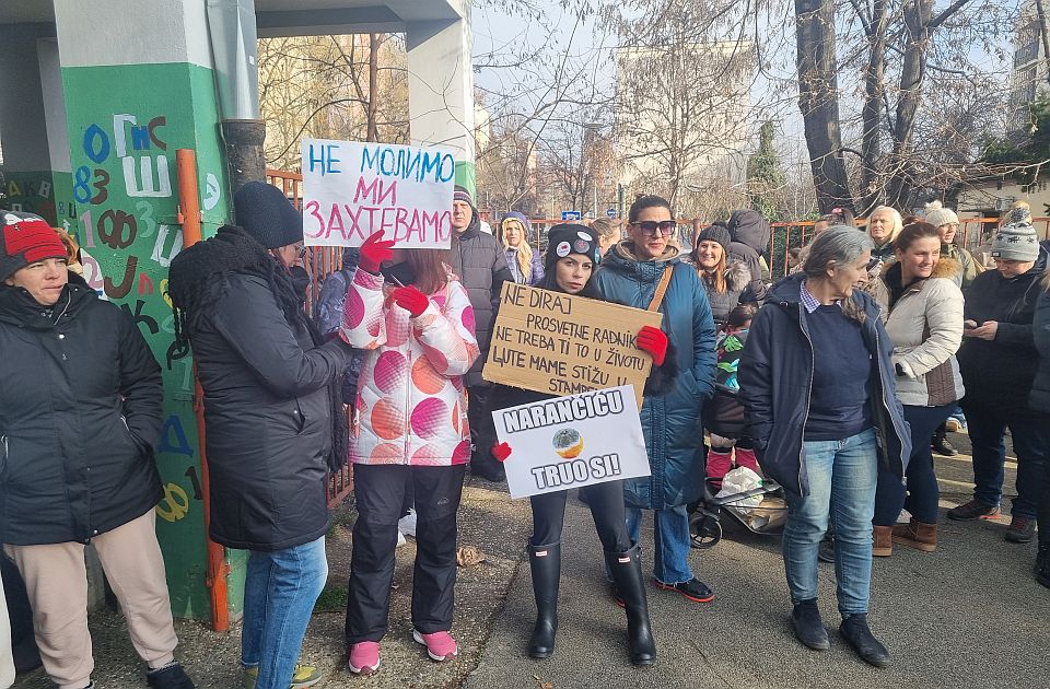 Novosadski roditelji: "Da li je bezbednost dece i građana ugrožena upotrebom zabranjenog oružja?"