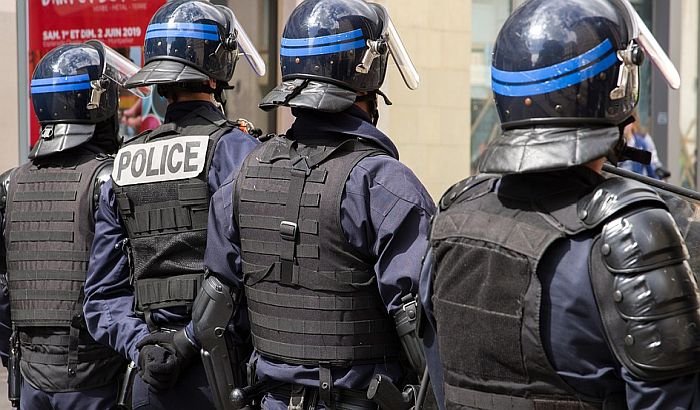 Naoružani muškarac drži taoce u banci u francuskom Avru