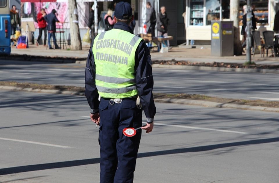 Novosadska policija iz saobraćaja isključila 12 vozača, jedan od njih ponovio prekršaj