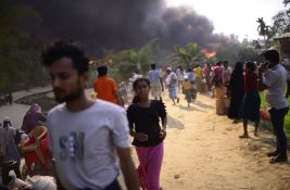 Požar progutao izbeglički kamp u Bangladešu, 12.000 ljudi bez krova nad glavom