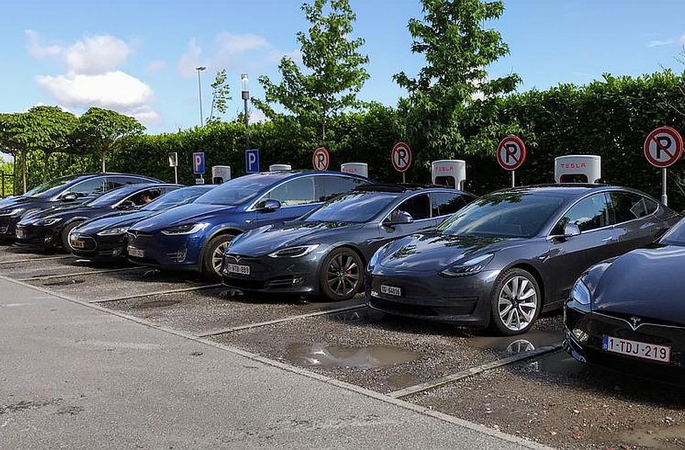 "Tesla" povlači 3.500 vozila modela Y