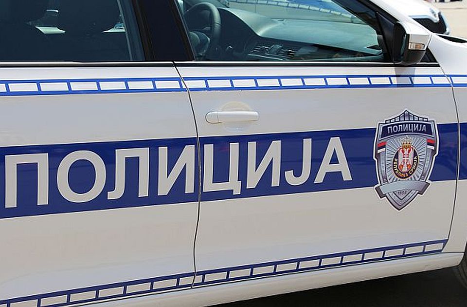 Policija identifikovala maloletnika koji je ispisao grafit mržnje protiv Slovaka u Kisaču