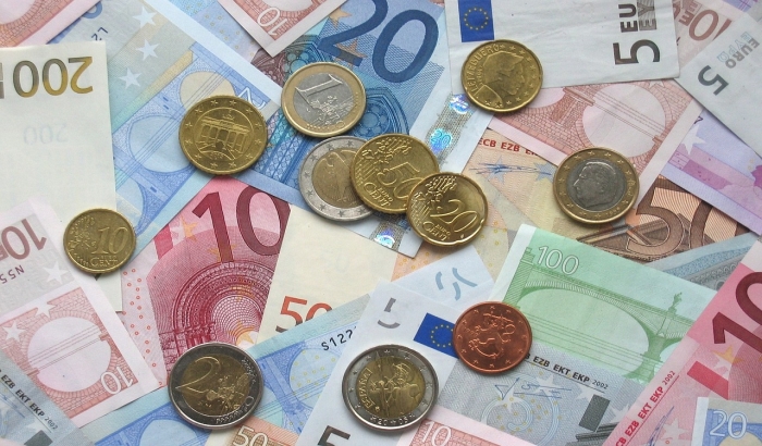 Srbija platila više od četiri miliona evra za kašnjenja u korišćenju kredita