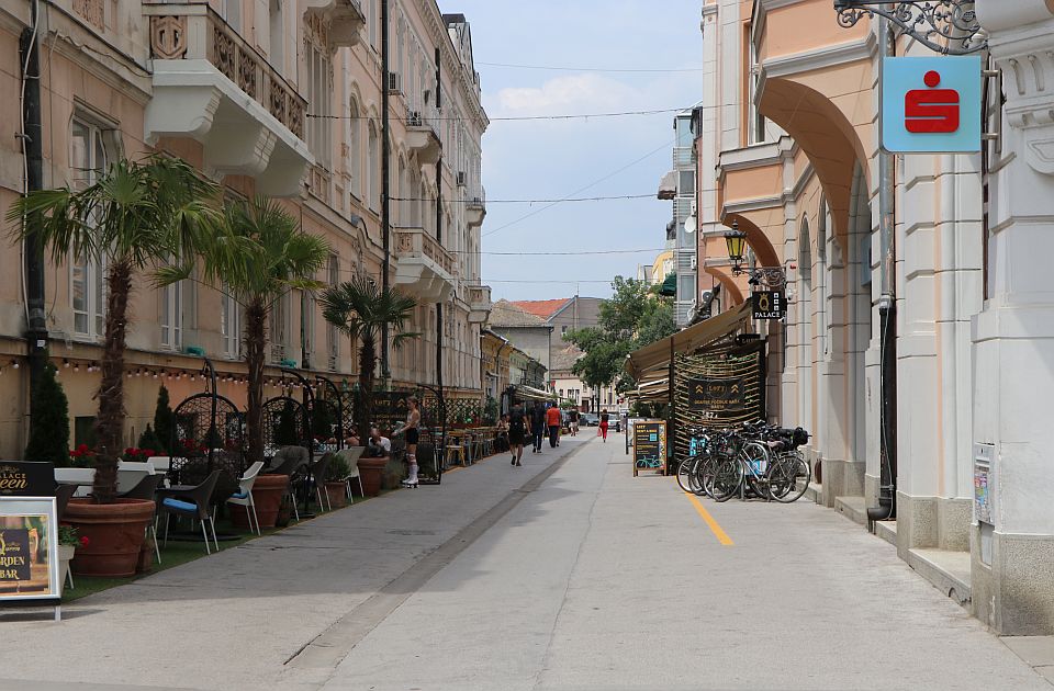 Šta je to Novi Sad? Laze Telečkog i Njegoševa?