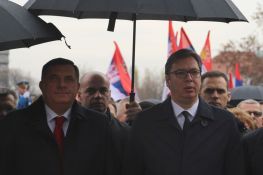 Dodik napustio utakmicu jer su navijači Partizana vređali Vučića