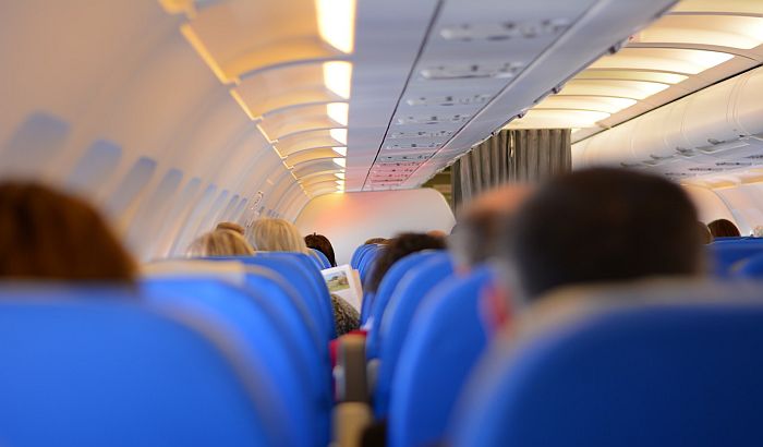 Zašto su sedišta u avionima uglavnom plave boje?