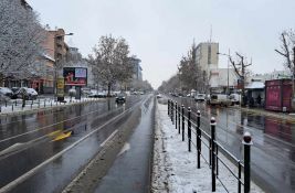 Vozači, da znate: Gužve na putevima očekuju se od podneva, posebna pažnja potrebna zbog zimskih uslova