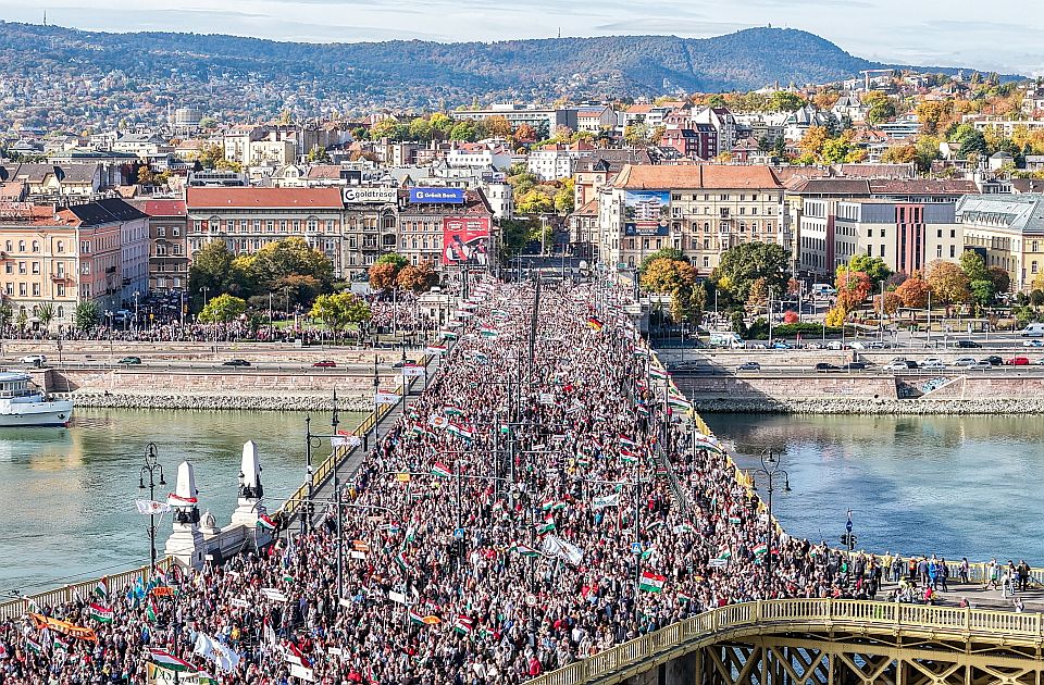 Hiljade ljudi na maršu u Budimpešti podržalo Orbana