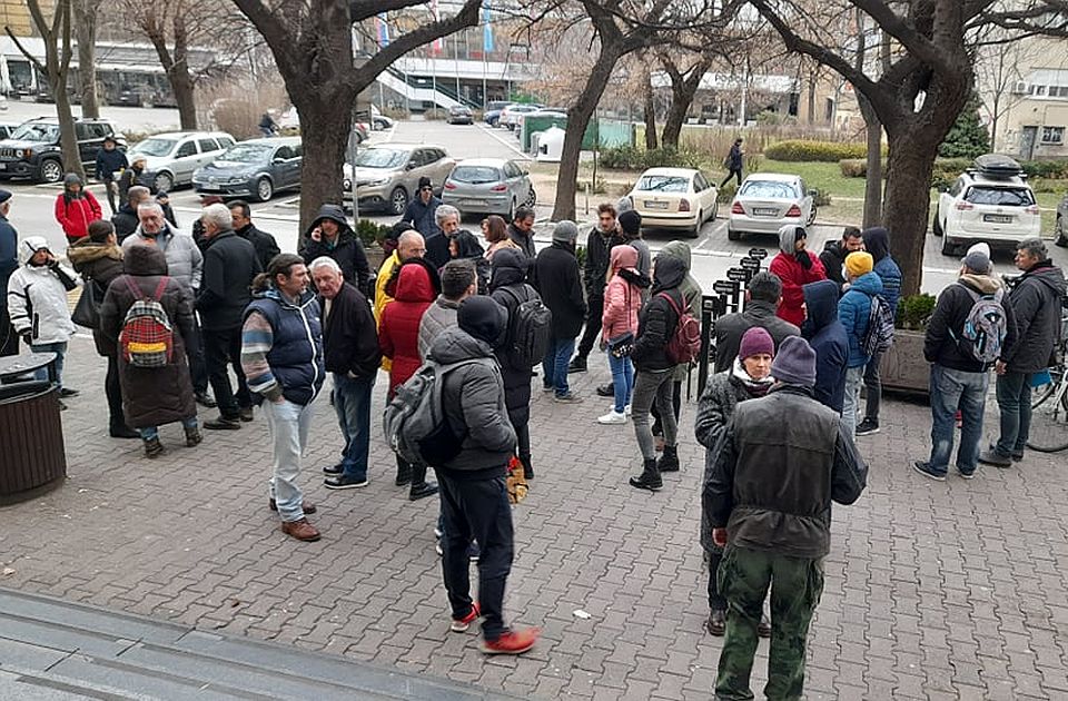 VIDEO: Tužilaštvo traži pritvor za aktiviste uhapšene zbog incidenta na sednici o novosadskom GUP-u