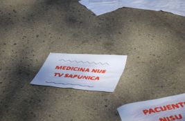 Protest ispred KCV zbog hapšenja tehničara danas: 
