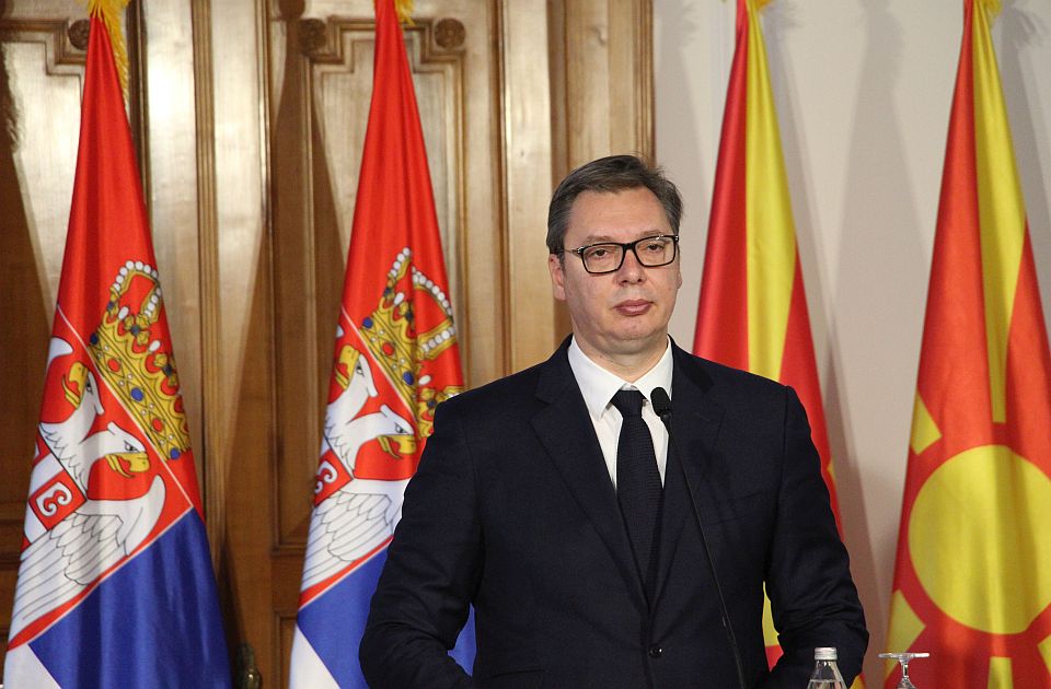 Uvek između demokratije i autokratije: Zbog čega Srbija "pada" na svim listama sloboda