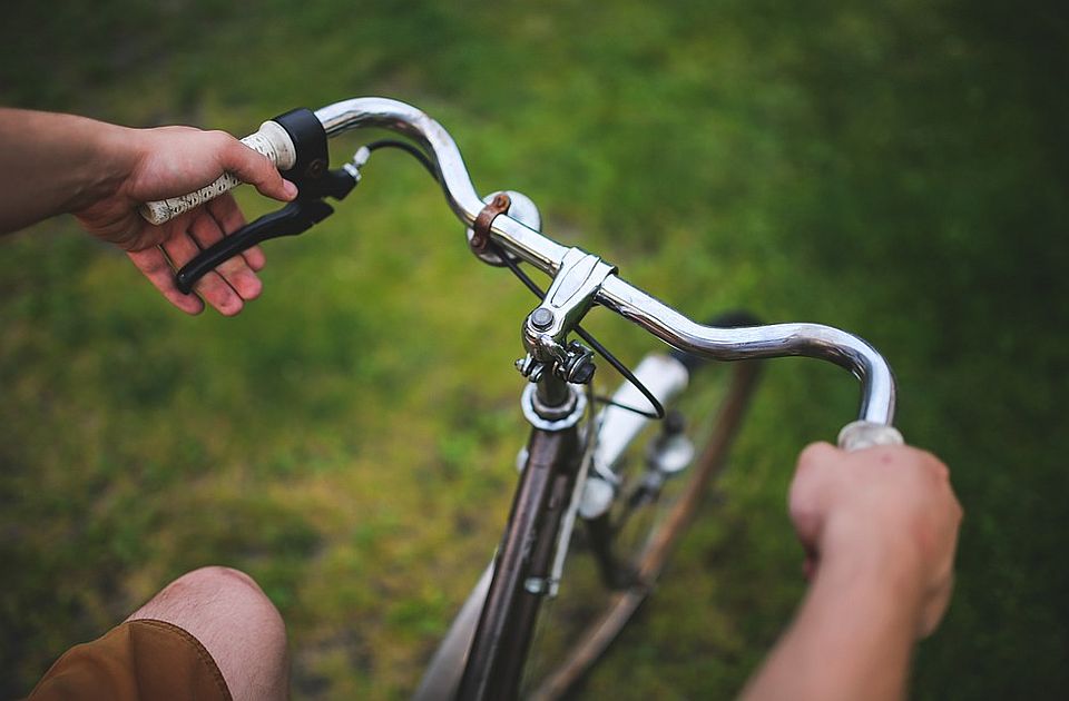 Dvojica Subotičana totalno pijana na biciklima: Obojica sa više od dva promila alkohola u krvi