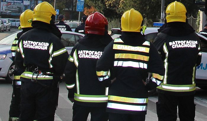 Požar u pogonu Gradske čistoće u Beogradu, izgorelo pet kamiona