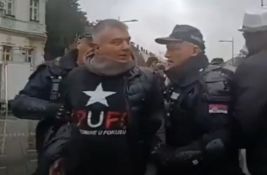 VIDEO: Uhapšeni članovi PUF-a tokom Vučićevog skupa u Zrenjaninu 