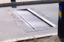 VIDEO: Ležeći policajci koji 