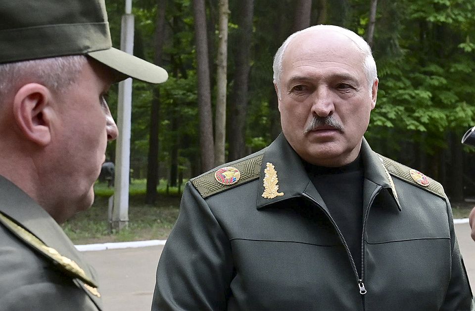 Lukašenko u javnosti nakon bolesti: Neću umreti, deco, još ćete se dugo mučiti sa mnom