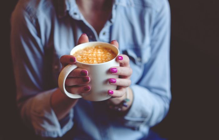 Šest znakova da preterujete sa kafom