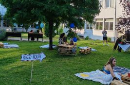 FOTO: Studenti Medicinskog fakulteta u Novom Sadu prikupili više od 200 hiljada dinara za profesore