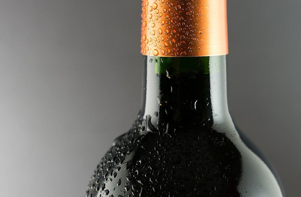 Država prodaje vino i rakiju po ceni od 120 do 400 dinara, najviše ima lozovače