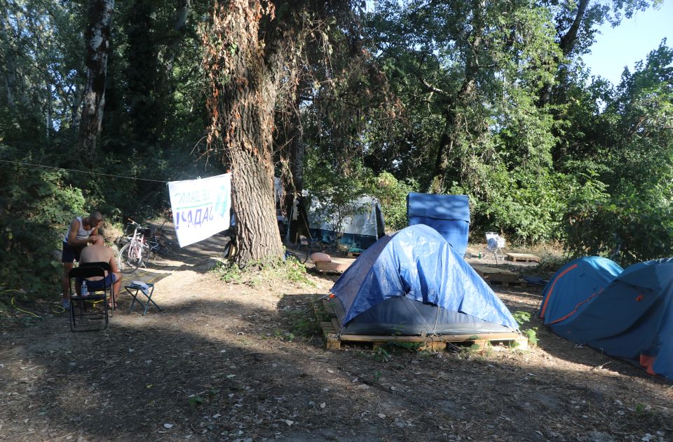FOTO, VIDEO "Čuvari Šodroša" dva meseca od početka kampa: "Jedno je sigurno, odavde ne mrdamo"
