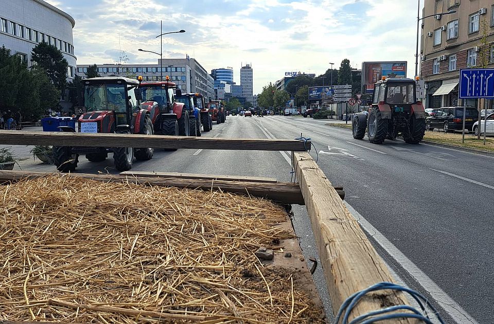 VIDEO, FOTO: Blokade u Novom Sadu i dalje traju
