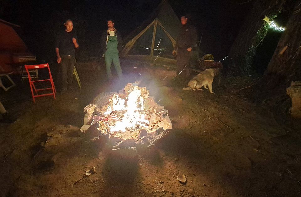 Kamperi sa Šodroša : Odustanite od teške mašinerije, ljudi će telima braniti oazu