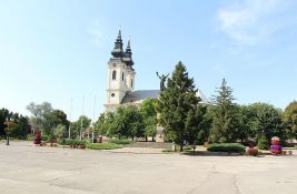 Poznati umetnik tvrdi da mu je prekinuta izložba u Srbobranu: Nije po volji vlasti