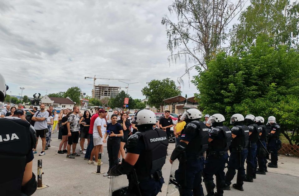 Mićin o studentima koji protestuju kod Novosadskog sajma: "Političku agendu sprovodite na drugom mestu"