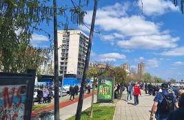 Urednik 021.rs napadnut tokom odlaska ljudi na miting u Beogradu