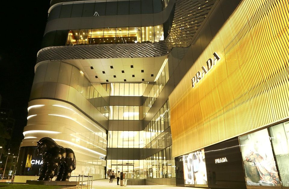 Prada kupuje modnu kuću Versaće