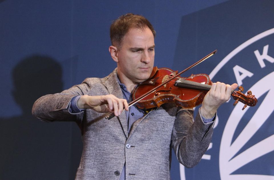 Stefan Milenković svirao na najvrednijoj novoj violini na svetu