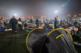 Direktori u Inđiji odbili zahtev studenata za prenoćište - pod pritiskom naprednjaka Direktori u Inđiji odbili zahtev studenata za prenoćište - pod pritiskom naprednjaka
