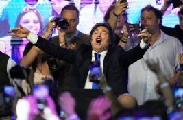 Ultraliberalni predsednik Argentine pobedio na izborima Ultraliberalni predsednik Argentine pobedio na izborima