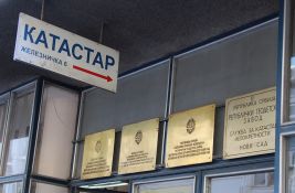 U Službi za katastar primali mito: Tražili 7.000 evra za upisivanje u registar, pa uhapšeni