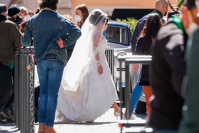 FOTO: Lejdi Gaga u venčanici na snimanju filma Ridlija Skota