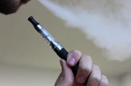 Istraživanje: Elektronske cigarete oštećuju ćelije pluća već posle 24 sata