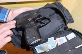 FOTO Iz Srbije došao u Makedoniju da izvrši ubistvo: Imao taktičku uniformu, nož, marihuanu i pištolj