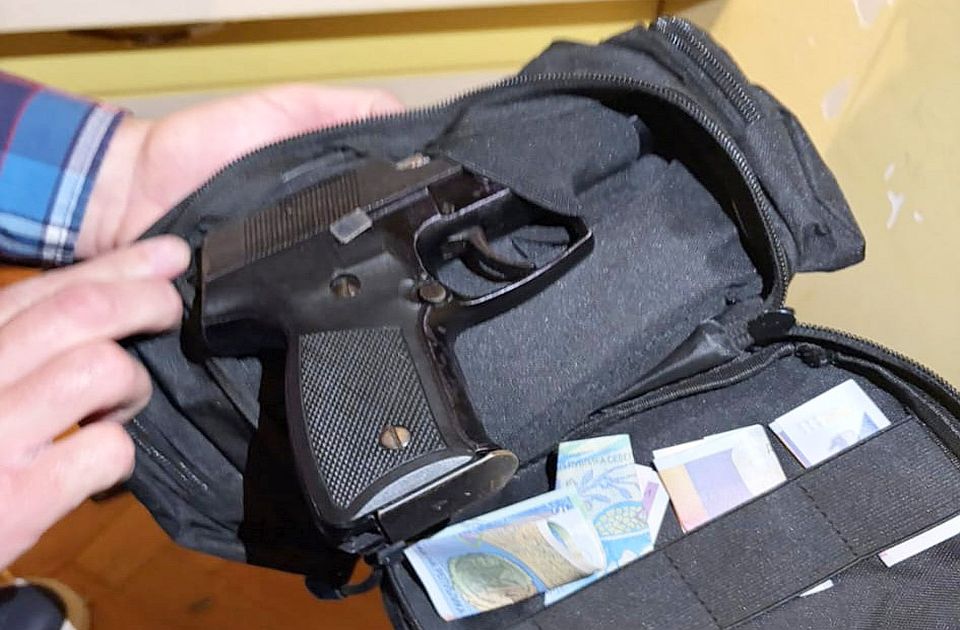 FOTO Iz Srbije došao u Makedoniju da izvrši ubistvo: Imao taktičku uniformu, nož, marihuanu i pištolj