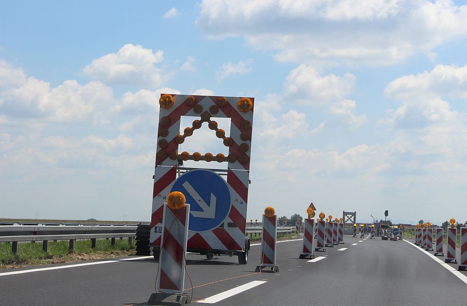 Snimci vožnje u kontrasmeru se šire mrežama, propisane stroge kazne