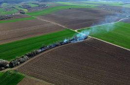 FOTO: Palili biljne ostatke u okolini Novog Sada i izazvali požare - dobili prekršajne prijave