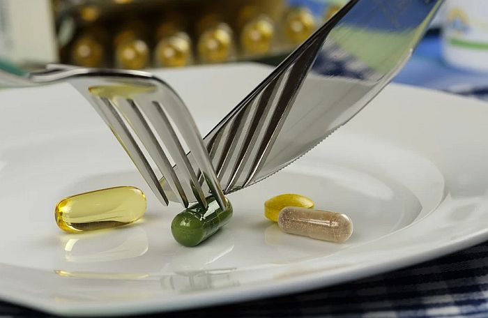 Vučić: Penzioneri će od države dobiti vitamine C, D i cink