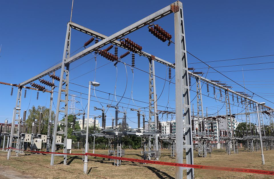 Skupo upravljanje strujom: Projekti modernizacije mreže kasne i koštaju stotine miliona Skupo upravljanje strujom: Projekti modernizacije mreže kasne i koštaju stotine miliona