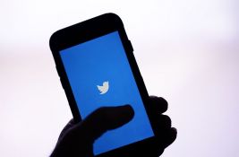 Tviter ukinuo plave oznake, imaće ko plati osam dolara mesečno, prestao i sa obeležavanjem medija
