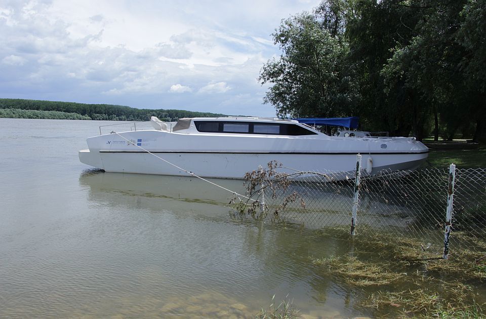 Nesposobna vlast koštala građane: Sremski Karlovci vratili pare EU, ideja sa jahtom "potopljena"