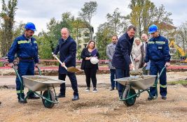 FOTO, VIDEO: Đurić i Mirović položili kamen temeljac za novu zgradu OŠ 