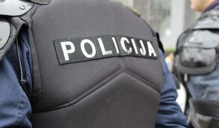 Policajac uhapšen sa 58 kilograma marihuane, prethodno navodno smestio aferu sa drogom svojim šefovima