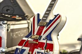Prodata gitara Noela Galagera za 12.000 funti